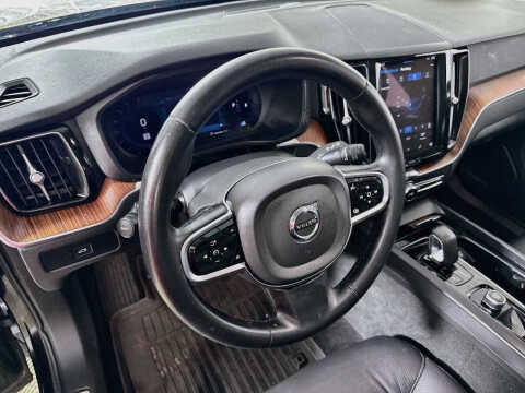 2024 Volvo XC60 B5 Plus Dark Theme