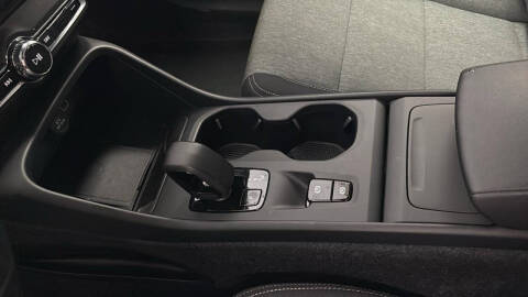 2024 Volvo XC40 B5 Core Dark Theme