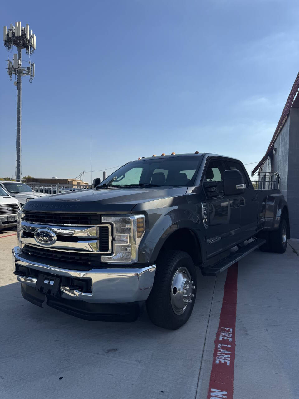 2019 Ford F-350 Super Duty XLT 4x4 4dr Crew Cab 8 ft. LB DRW Pickup's photo
