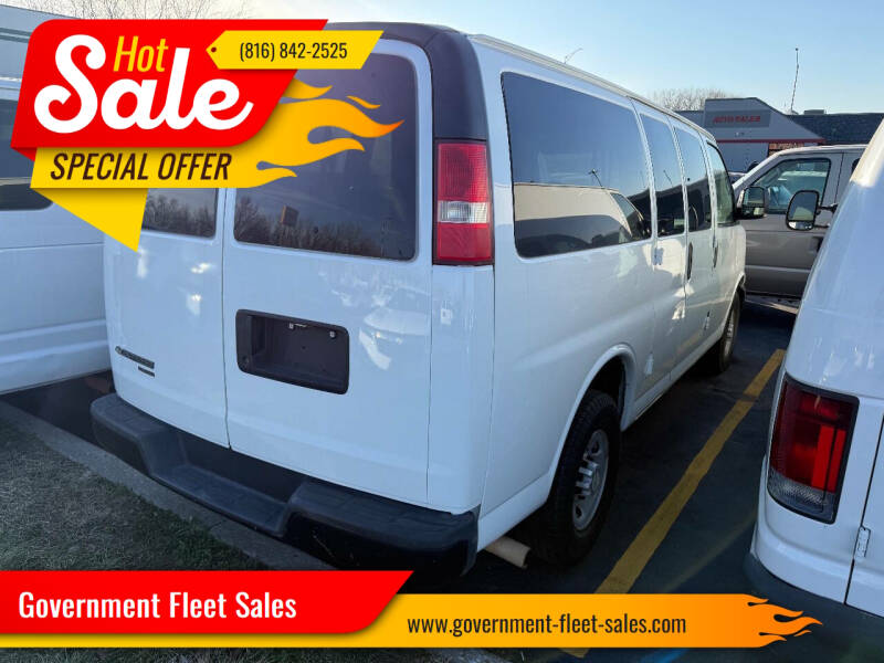 2012 Chevrolet Express LS's photo