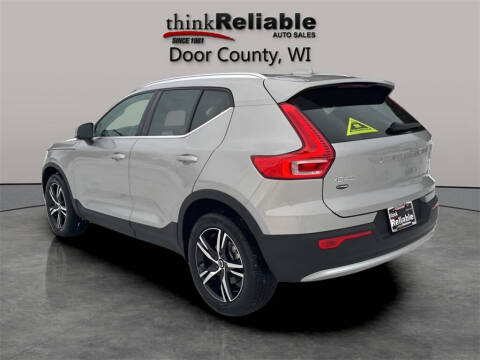 2025 Volvo XC40 B5 Core Bright Theme