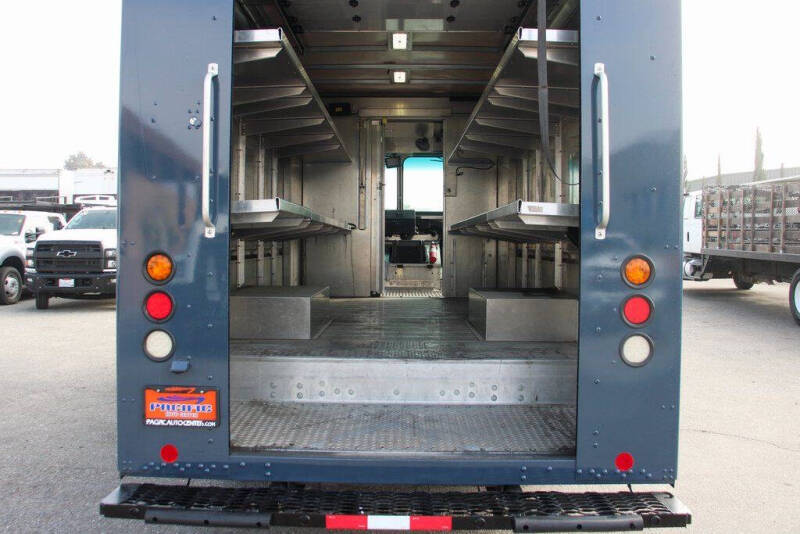 2020 Freightliner MT45 Chassis