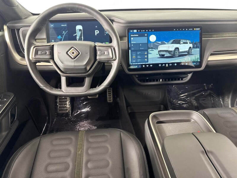 2024 Rivian R1S