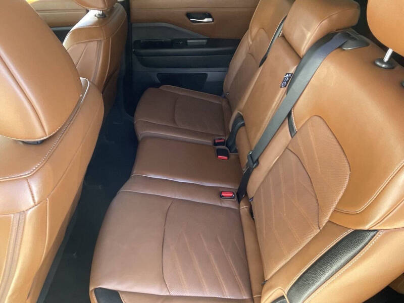 2023 Nissan Pathfinder Platinum