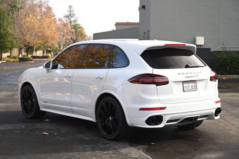 2016 Porsche Cayenne GTS