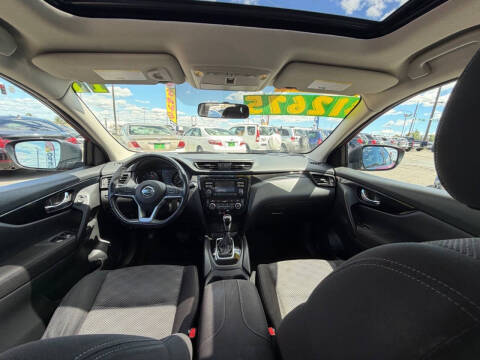 2017 Nissan Rogue Sport SV