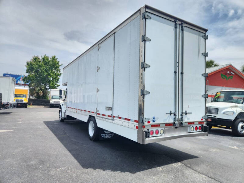 2019 Freightliner M2 106