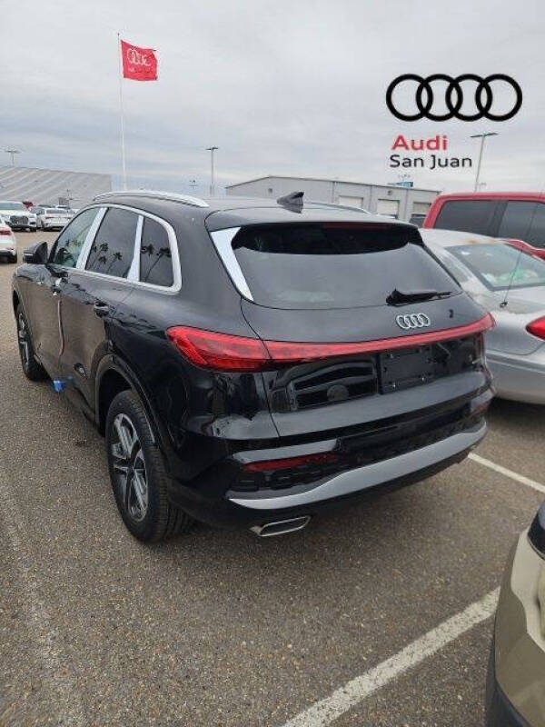 2025 Audi Q5 quattro Premium TFSI