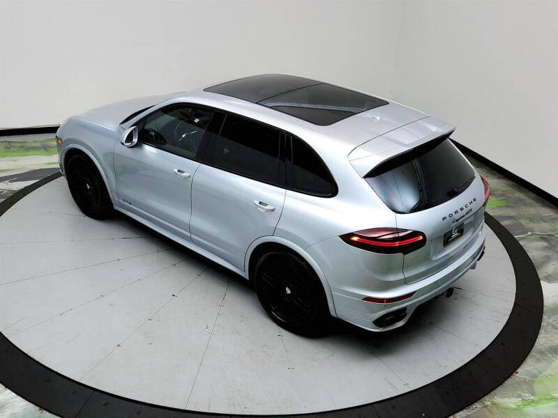 2016 Porsche Cayenne GTS