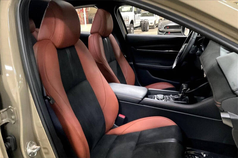 2024 Mazda Mazda3 Hatchback 2.5 Carbon Turbo