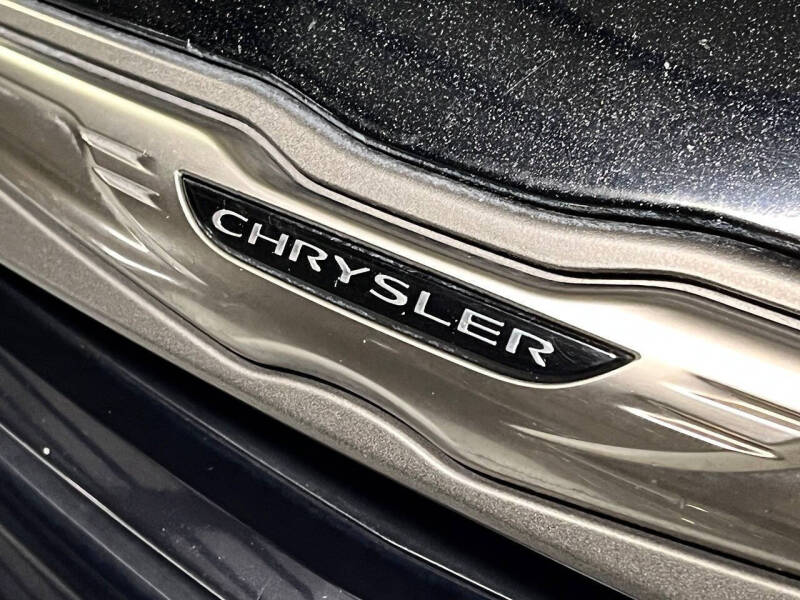 2014 Chrysler 300 C John Varvatos Limited Edition