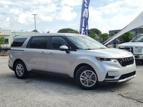 2022 Kia Carnival for sale at GATOR'S IMPORT SUPERSTORE in Melbourne FL