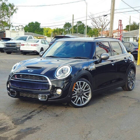 2018 MINI Hardtop 4 Door for sale at SouthMotor Miami in Hialeah, FL