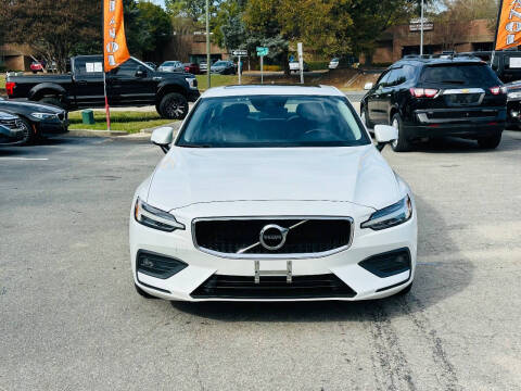 2021 Volvo S60 T6 Momentum