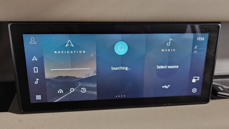 2020 Land Rover Defender 110 SE