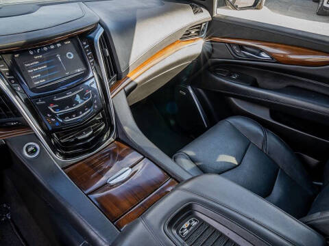 2019 Cadillac Escalade Luxury