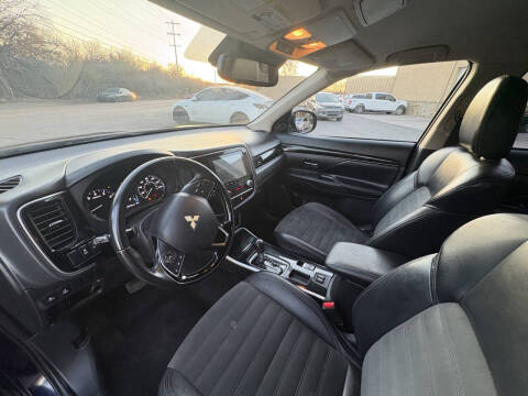2020 Mitsubishi Outlander SE