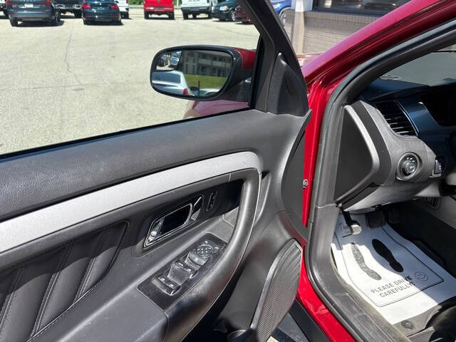 2017 Ford Taurus SEL