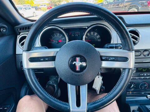 2007 Ford Mustang V6 Deluxe