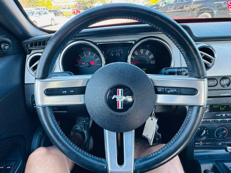 2007 Ford Mustang V6 Deluxe