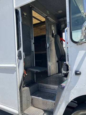 2013 Freightliner MT55 Chassis