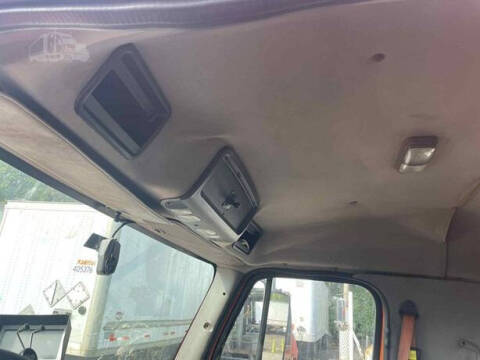 2017 Freightliner M2 106