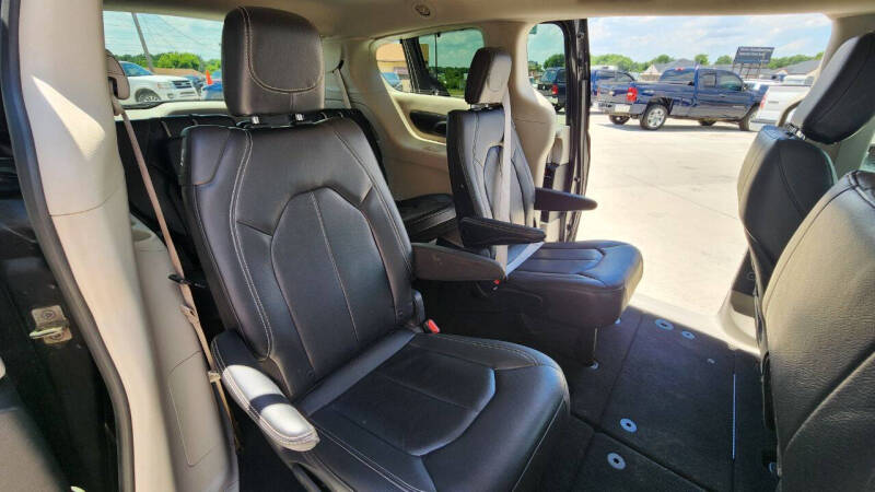 2022 Chrysler Pacifica Touring L