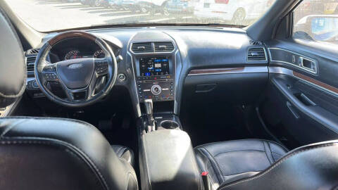 2017 Ford Explorer Platinum