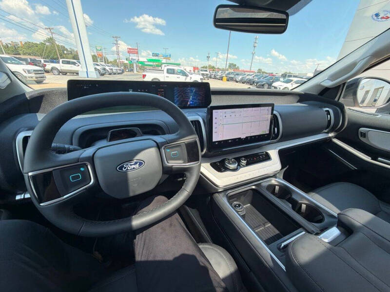 2027 Ford Expedition MAX Active