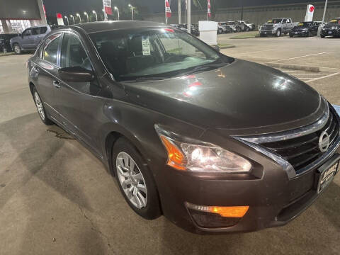 2015 Nissan Altima for sale at Joe Myers Toyota PreOwned in Houston TX
