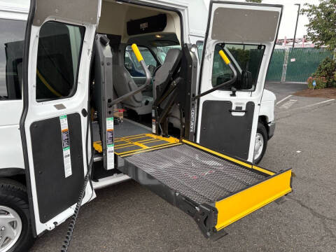 2013 Ford E-Series E-350 SD