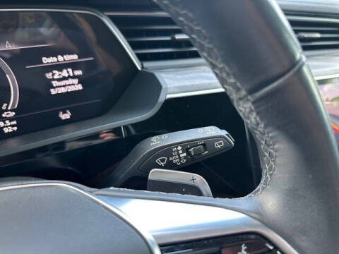2023 Audi e-tron quattro Premium Plus