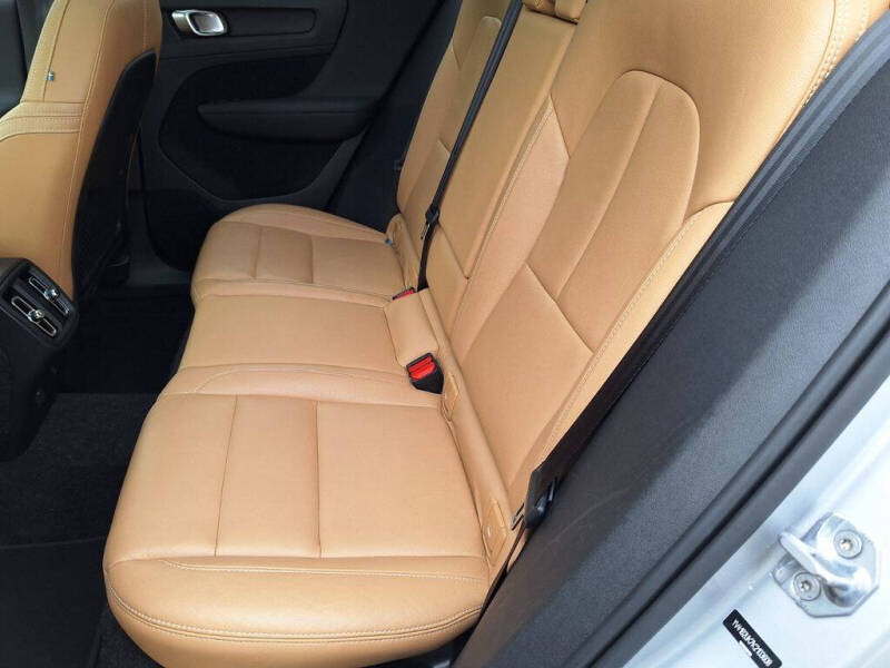 2019 Volvo XC40 T5 Momentum