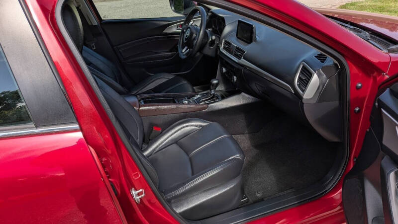 2018 Mazda MAZDA3 Touring