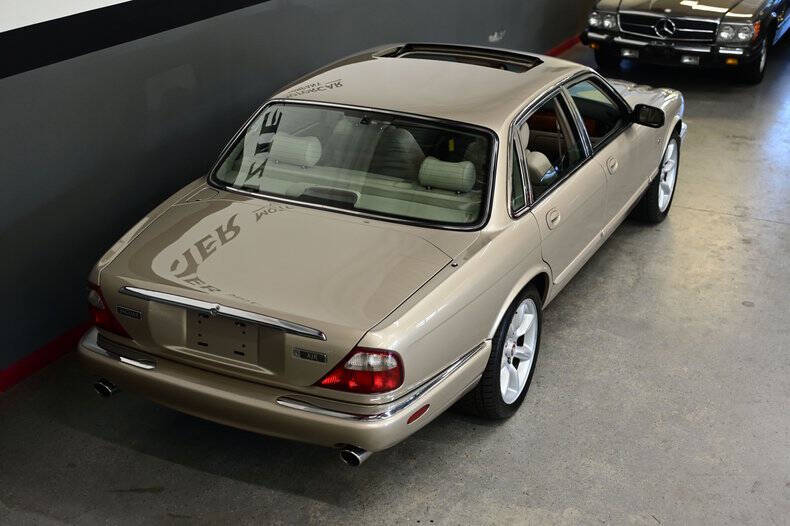 1999 Jaguar XJR