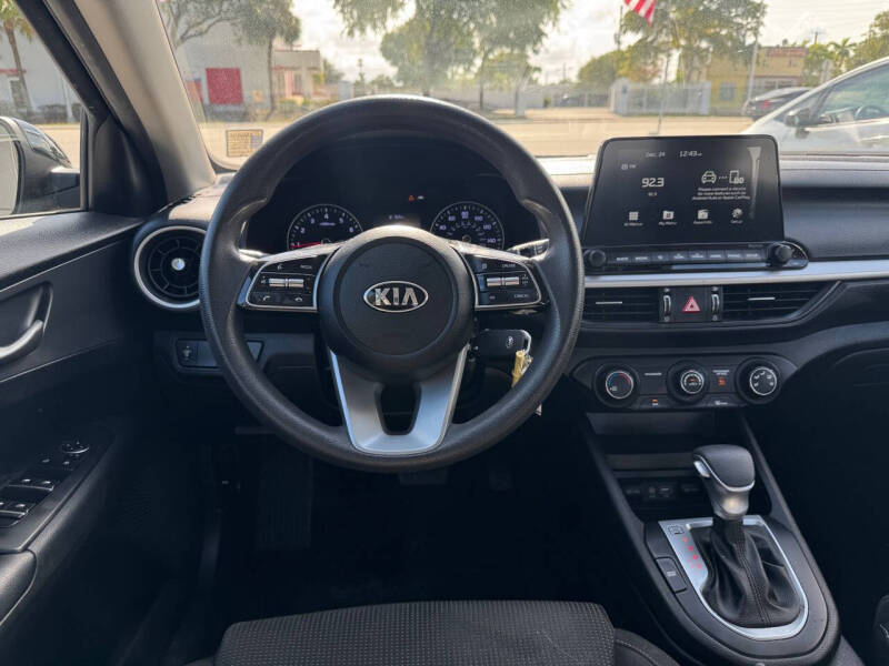 2021 Kia Forte LXS photo 23