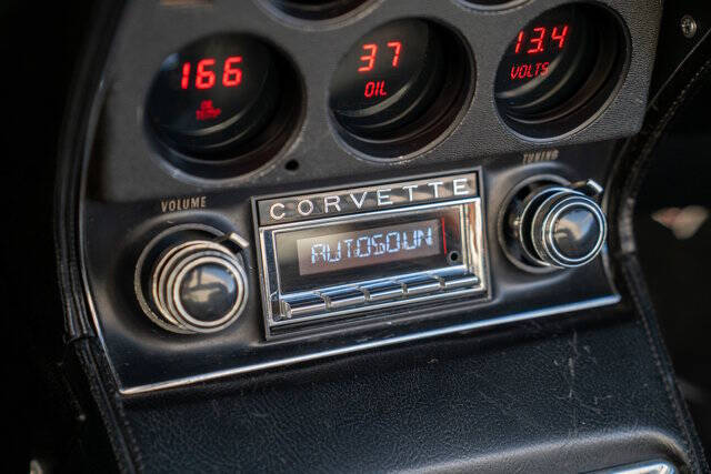 1972 Chevrolet Corvette 24