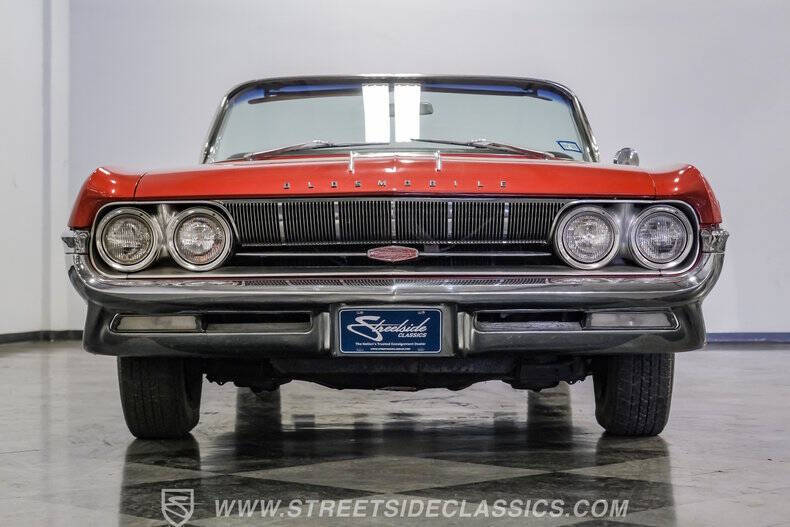 1961 Oldsmobile Starfire