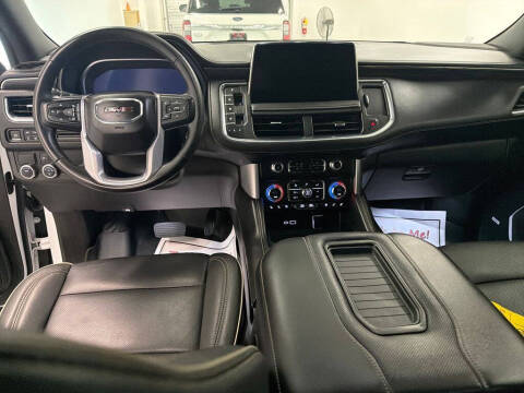 2023 GMC Yukon SLT