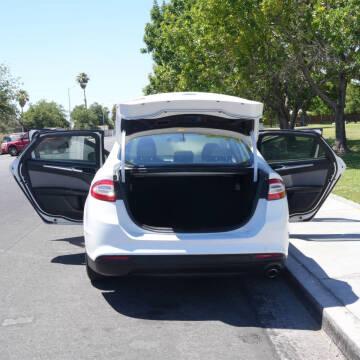 2013 Ford Fusion S