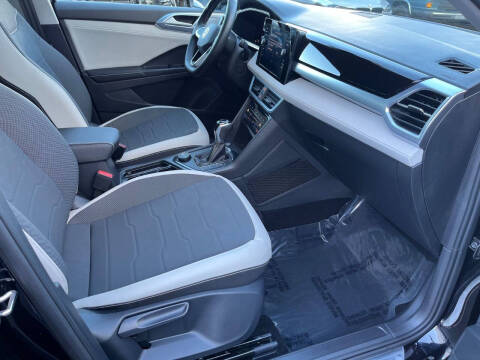 2025 Volkswagen Taos SE 4Motion