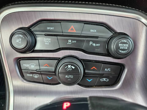 2015 Dodge Challenger SXT