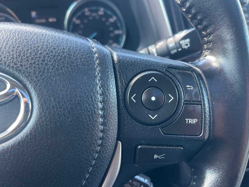 2017 Toyota RAV4 Hybrid XLE