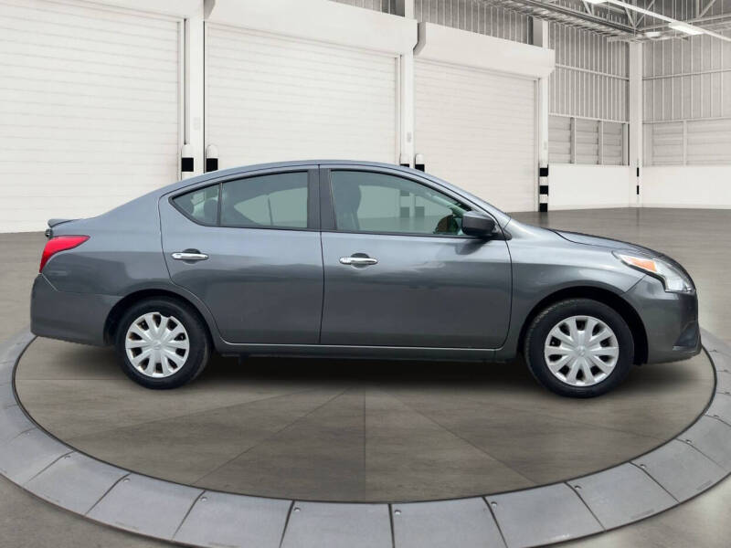 2019 Nissan Versa