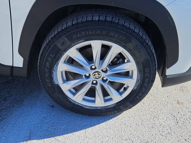 2022 Toyota Corolla Cross LE