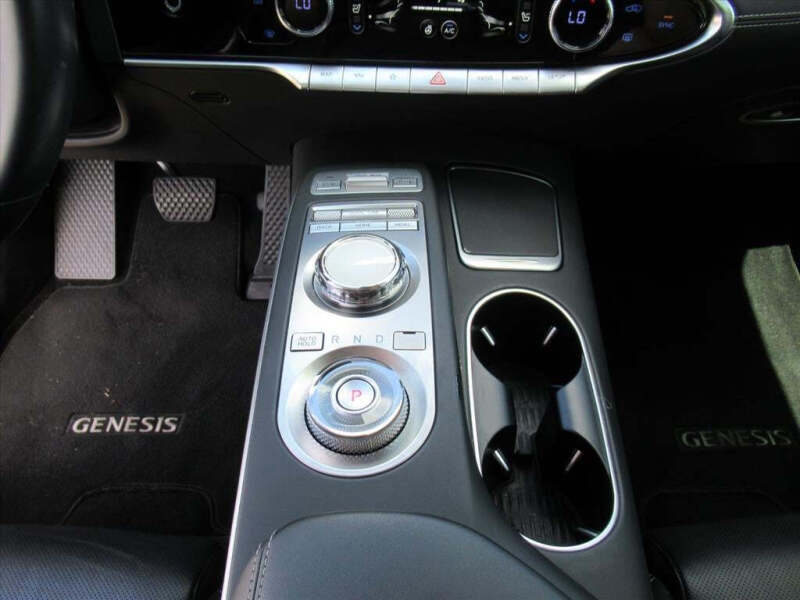 2022 Genesis GV70 2.5T Standard