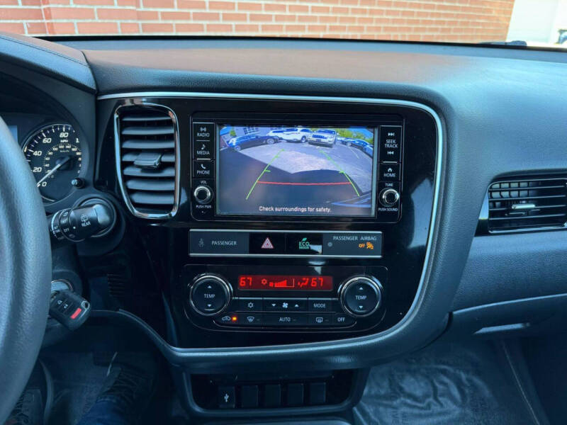 2019 Mitsubishi Outlander ES