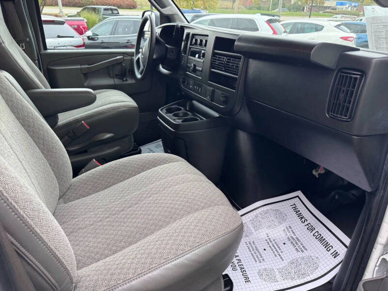 2022 Chevrolet Express LS 3500