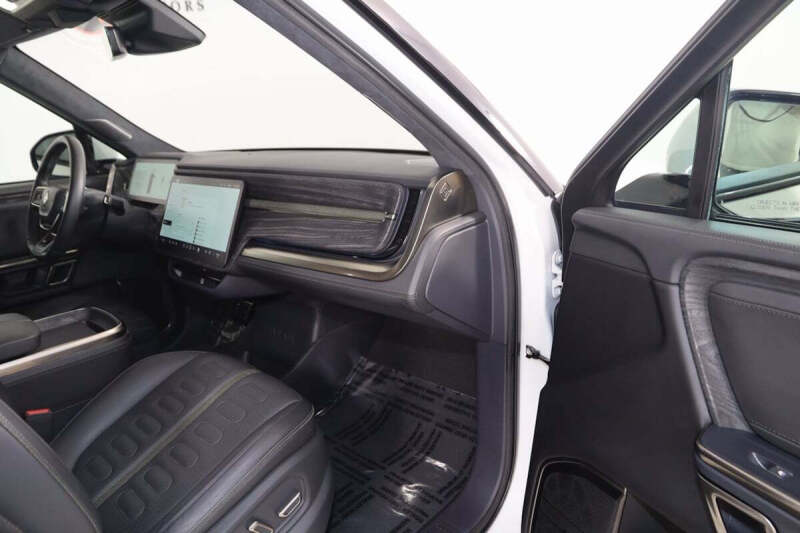 2022 Rivian R1S Launch Edition