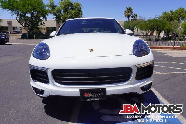 2017 Porsche Cayenne Platinum Edition